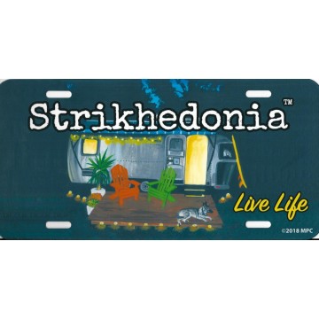 Strikhedonia Camper With Dog Metal License Plate